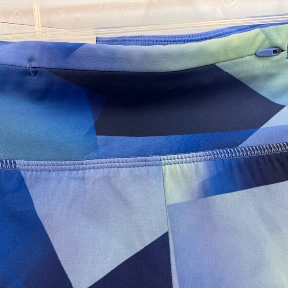 Reebok Womens Slim Fit Geometric Blue Pattern Shorts Size S- NEW - Picture 6 of 7